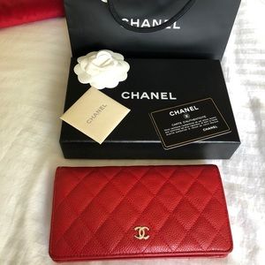 CHANEL caviar leather wallet